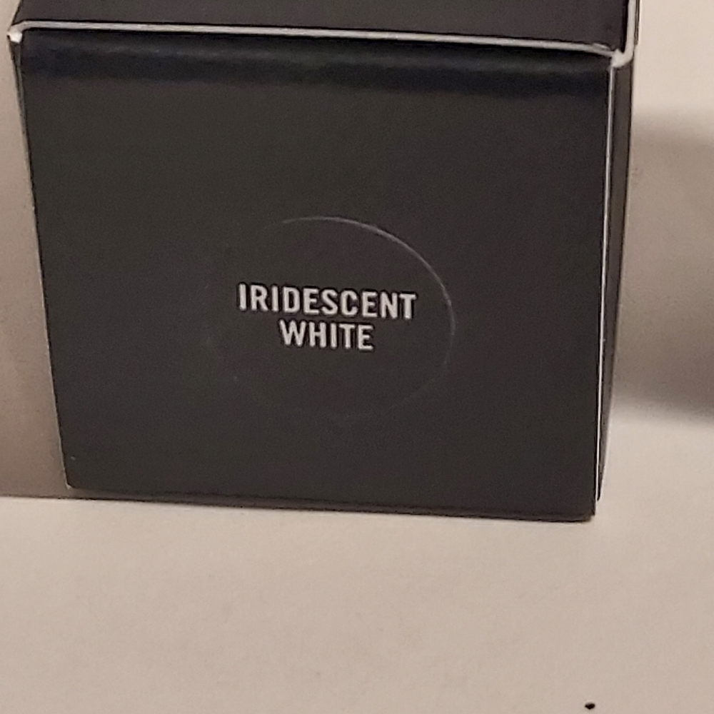 MAC Glitter Brillants *IRIDESCENT WHITE* - Picture 4 of 5